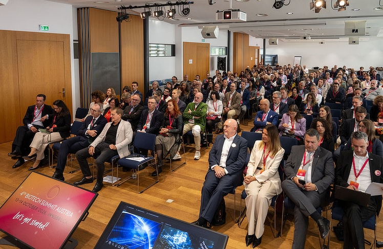 Das Programm in der Villa Blanka verfolgten Gäste aus der gesamten Biotech-Branche.