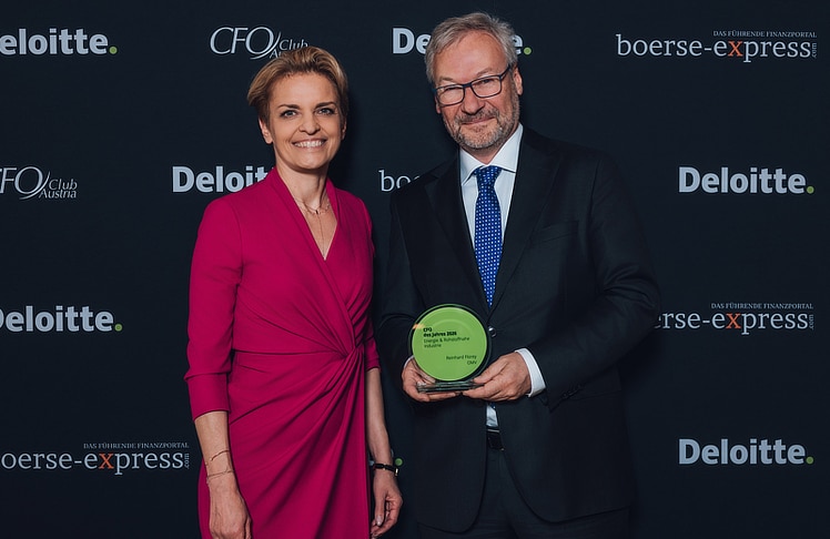 Orsolya Hegedüs (Deloitte) und Reinhard Florey (OMV) © Deloitte/Niklas Schnaubelt