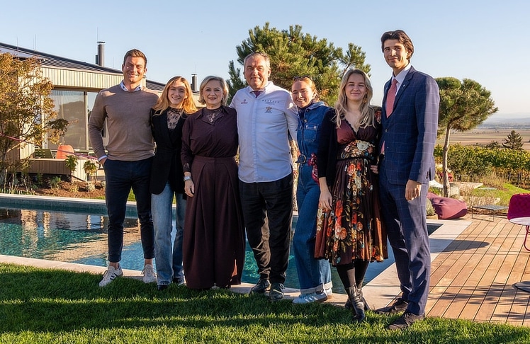 Die Familie Mörwald mit (ab 2te Person v.l.) Johanna, Eva und Toni Mörwald, Theresia und Antonia 