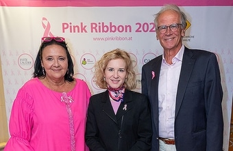 Pink Ribbon-Auftakt eröffnete den Brustkrebsmonat mit Solidarität und Gedenken