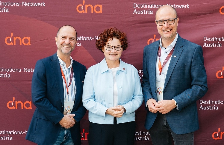 V.l.n.r.: Christian Schirlbauer (Generalsekretär dna), Elisabeth Zehetner (Tourismus-Staatssekretärin) und Mathias Schattleitner (dna Präsident).