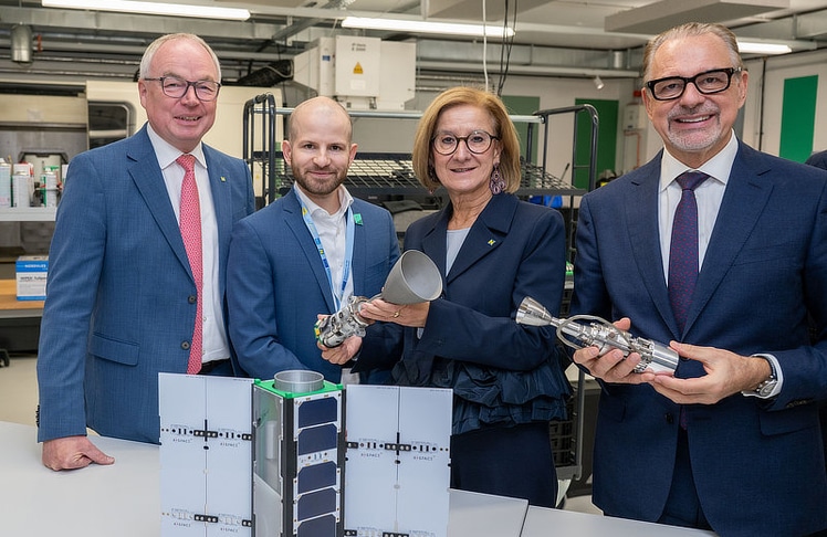 V.l.n.r.: Stephan Pernkopf (NÖ-Landeshauptfrau-Stellvertreter), Johannes Pammer (COO von Gate Space), Johanna Mikl-Leitner (NÖ-Landeshauptfrau) und Josef Aschbacher (ESA-Generaldirektor).