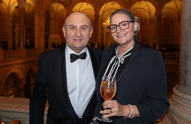Ali Rahimi (Teppichunternehmer) und Lisa Trompisch (Journalistin)
