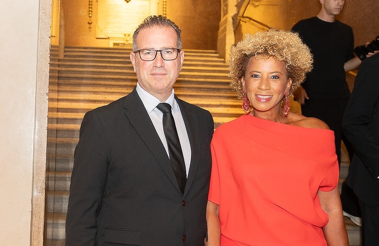  Florens Eblinger (Unternehmer und Personalberater) und Arabella Kiesbauer (Moderatorin)