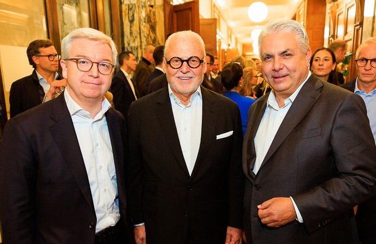 V.l.n.r.: RBI-CEO Michael Höllerer, Fallstaff-Herausgeber Wolfgang Rosam und Erste-Group-CEO Peter Bosek