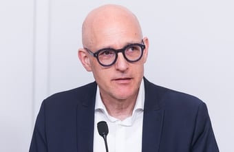 Fast jeder zweite Wertpapieranleger hat auch einen Bausparvertrag