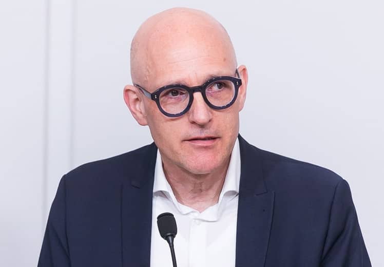 Fast jeder zweite Wertpapieranleger hat auch einen Bausparvertrag