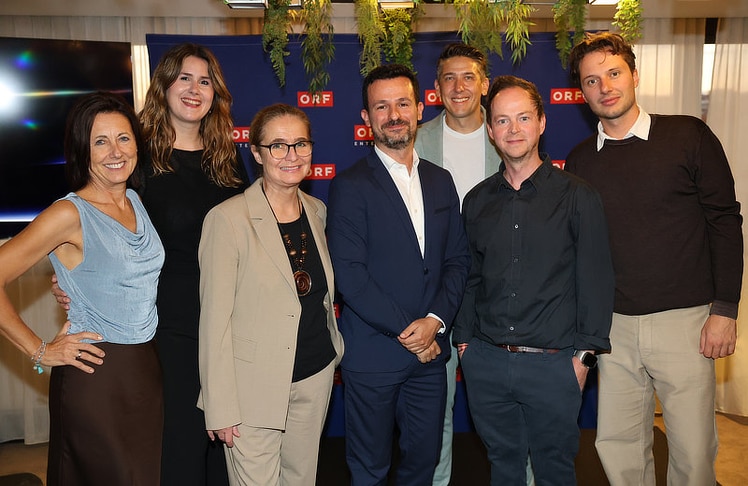 Das ORF-Enterprise-Team in Cannes (v.l.n.r.): Monika Kossits (Senior Sales Manager TV), Rebecca Goss (Sales Manager TV), Marion Camus-Oberdorfer (Director Acquisitions & Distribution Investment sowie Sales Manager Music & Performing Arts | Formats), Armin Luttenberger (Head of Content Sales International), Matthias Seiringer (CEO), Mario Leonhardsberger (Digital Content Distribution Manager) und Kaspar Kufus (Sales Manager TV).