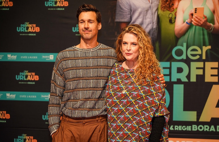 Florian David Fitz und Diana Amft, die einst als Liebespaar "Marc Meier" und "Gretchen Haase" in "Doctor's Diary" gemeinsam ihren großen TV-Durchbruch feierten, stehen nun wieder gemeinsam vor der Kamera – diesmal als "Pepe" und "Katja".