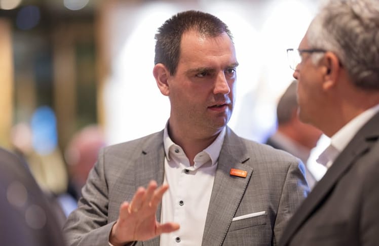 Andreas Rohringer, Bereichsleiter Unternehmenskunden der Erste Bank, im Austausch mit Summit-Gästen