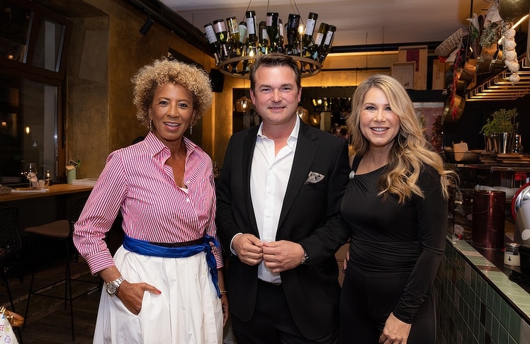 V.l.n.r.: Arabella Kiesbauer, Michael Grossauer und Simone Stelzer 