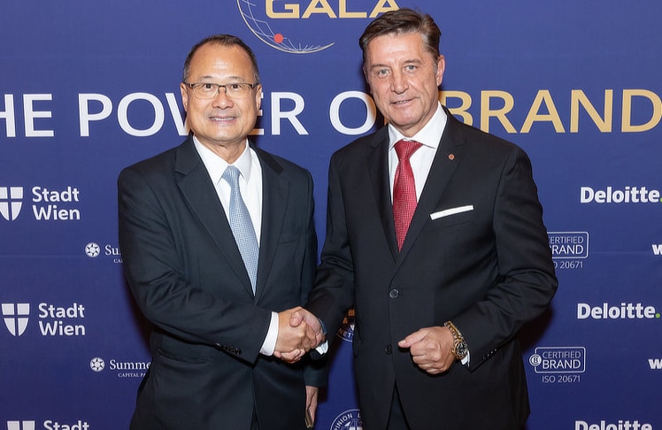Sunwah-Chairman Jonathan Choi (l.) und EBI-Präsident Gerhard Hrebicek.
