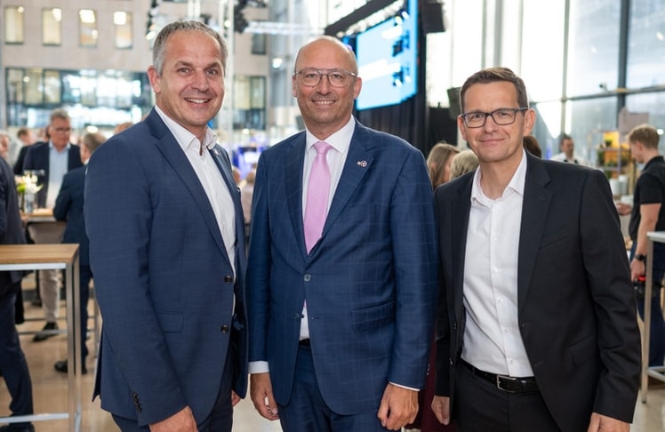 V.l.n.r.: OÖ. Gemeindebund-Präsident Christian Mader, RLB OÖ-Generaldirektor Reinhard Schwendtbauer und Vivatis-CEO Klaus Schörghofer