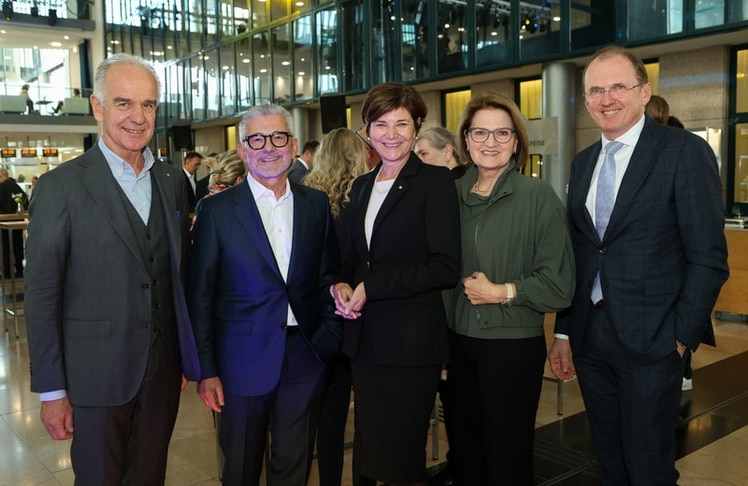 V.l.n.r: RLB OÖ-Aufsichtsratspräsident Volkmar Angermeier, voestalpine-CEO Herbert Eibensteiner, RLB OÖ-Generaldirektor-Stellvertreterin Michaela Keplinger-Mitterlehner, Unternehmerin und RLB OÖ-Aufsichtsrätin Gertrude Schatzdorfer-Wölfel und voestalpine-CFO Gerald Mayer