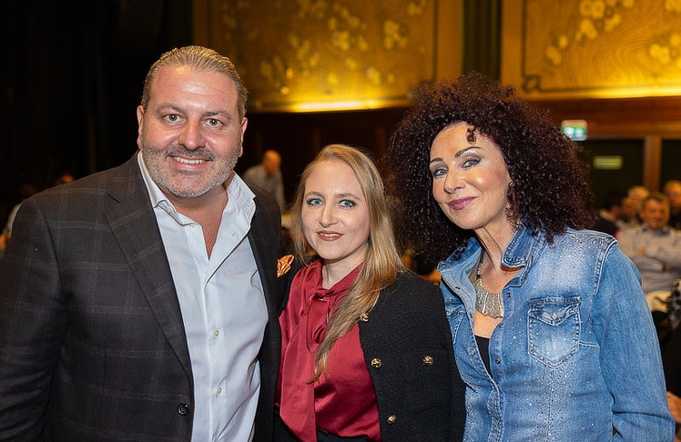 V.l.n.r.: Leo, Jacqueline und Christina Lugner. © LEADERSNET / R. Brunhölzl