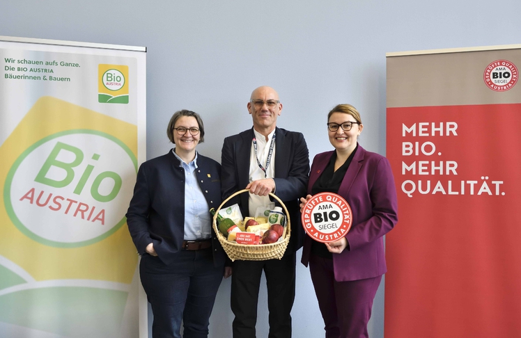 Präsentation der aktuellen Bio-Zahlen in Nürnberg (v.l.n.r.): Bio Austria-Obfrau Barbara Riegler, Jan Niessen, Professor für strategische Marktbearbeitung an der Technischen Hochschule Nürnberg und Christina Mutenthaler-Sipek, Geschäftsführerin der AMA-Marketing.
