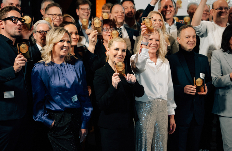 Die offizielle Verleihung fand am 9. Februar im Rahmen einer Veranstaltung des DUP Magazins in Hamburg statt.