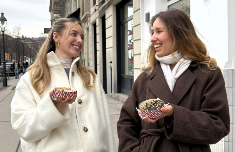 Neu bei Anker: veganes Bananenbrot und ein kleiner Schokokuchen. 