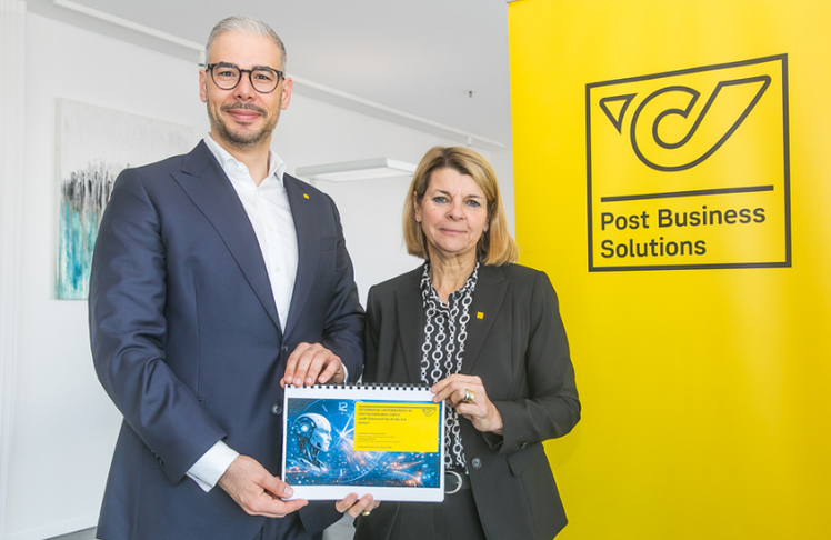 George Wallner (geschäftsführender Leiter der Post Business Solutions GmbH) und Barbara Potisk-Eibensteiner (Finanzvorständin, Österreichische Post AG) bei der Präsentation der neuen Digitalisierungsstudie.