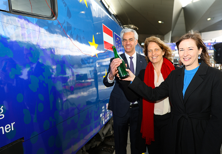 ÖBB setzen mit neuer Lok ein Zeichen für europäische Zusammenarbeit