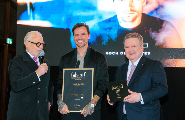 V.l.n.r. Wolfgang Rosam, Fabian Günzel (Koch des Jahres) und Michael Ludwig © LEADERSNET/ A. Felten 