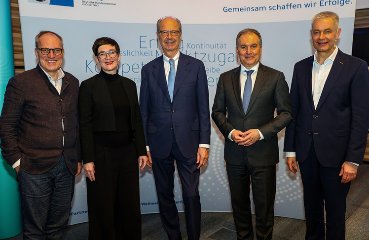 V.l.n.r.: Jens Poggenburg, Executive Partner for Management Board bei AVL List, Henriette Spyra, Leiterin der Sektion III Innovation und Technologie im Bundesministerium für Innovation, DHK-Präsident Hans Dieter Pötsch, Vito Cecere, Deutscher Botschafter in Österreich und VW-Innovations-Chef Nikolai Ardey