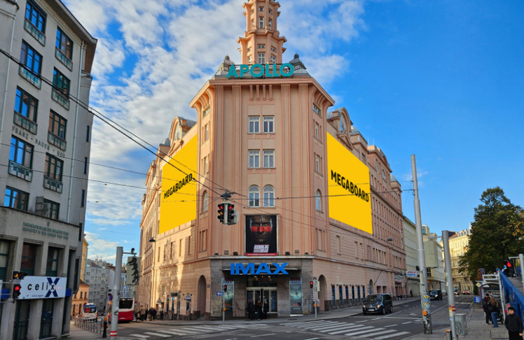 Megagerüst am Apollokino © Megaboard 