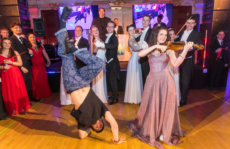 Die Veranstaltung verknüpfte Wiener Balltradition mit urbaner Kultur.