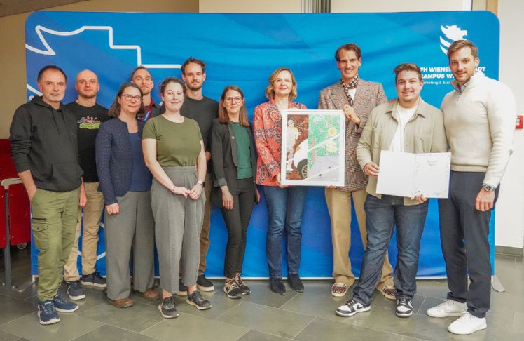 V.l.n.r.: Tobias Sattler und Maximilian Neudörfer (1. Platz), Thomas Schwabl (Marketagent-Founder), Violeta Kalicanin (Geschäftsführerin der FH Wiener Neustadt), Julia Krall (Studiengangsleiterin Master-Studiengang "Consumer Research & Data Driven Marketing" Campus Wieselburg), Thomas Kalischko (3. Platz) und Sigrid Gammer (für öbv, 2. Platz).