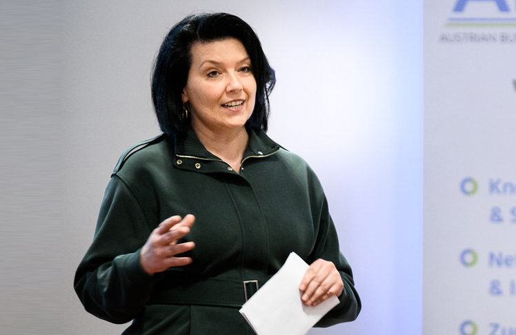 Die neue ABTA-Präsidentin Angela Lille bei ihrer Antrittsrede