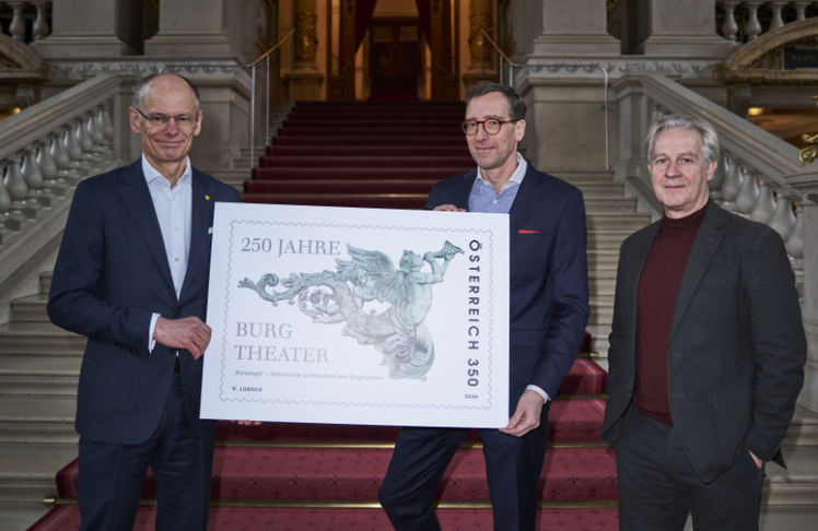 V.l.n.r.: Walter Oblin, Generaldirektor der Österreichischen Post AG, Robert Beutler, kaufmännischer Direktor des Burgtheaters, und Stefan Bachmann, künstlerischer Direktor des Burgtheaters