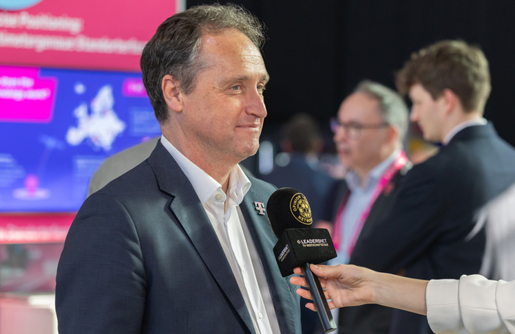 Werner Kraus, CCO Business Magenta Telekom, beim Interview mit LEADERSNET.tv © LEADERSNET/S. Oblak