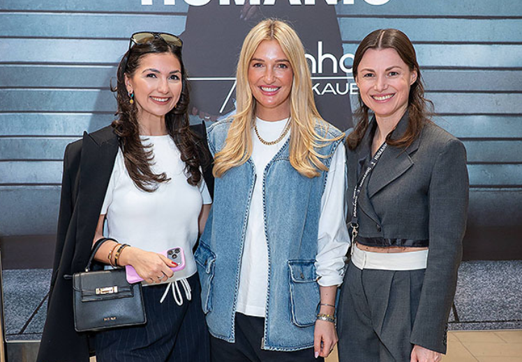 Karo Kauer und tenhaag feierten ihren neuen Sneaker