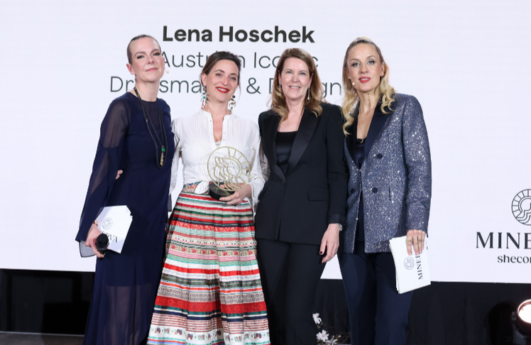 V.l.n.r.: sheconomy-Chefredakteurin Lara Gonschorowski, Designerin Lena Hoschek, Karin Probst (CPO McDonald's Österreich) und Moderatorin des Abends Lilian Klebow (Schauspielerin)