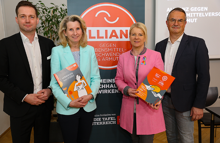 V.l.n.r.: Rainer Will (Geschäftsführer Handelsverband Österreich), Alexandra Gruber (Geschäftsführerin Die Tafel Österreich), Irene Neumann-Hartberger (Bundesbäuerin und Vizepräsidentin der LK Österreich) und Franz Tragner (United Against Waste)