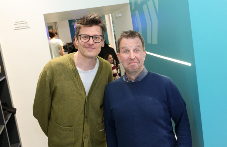 Musiker Norbert Schneider (l.) mit DJ Und Fotograf Alex List.