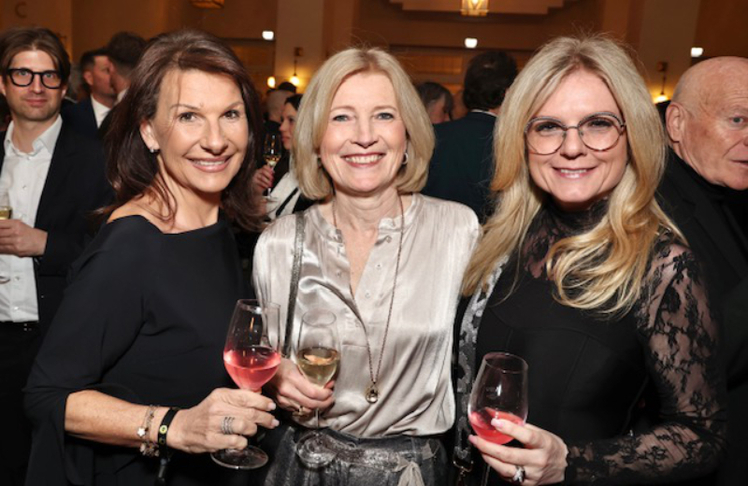 Manuela Lindlbauer (Eigentümerin der Lindlpower.Group), Martina Salomon (Herausgeberin des Kurier) und Monica Rintersbacher (Geschäftsführerin von Leitbetriebe Austria).