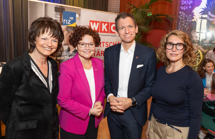 V.l.n.r.: Karin Meier-Martetschläger (Pfandleihanstalt Martetschläger), Elisabeth Zehetner (Staatssekretärin für Energie, Startups und Tourismus), Martin Resel (stellvertretender Vorstandsvorsitzender und CCO Enterprise von A1) und Alexandra Wittmann (Vorstandsmitglied EVN).