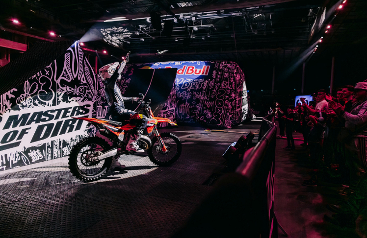 Mario Lucas Sanz krönte den FMX-Block mit massiven Extensions und makellos ausgeführten Frontflips © Stefan Moesslacher