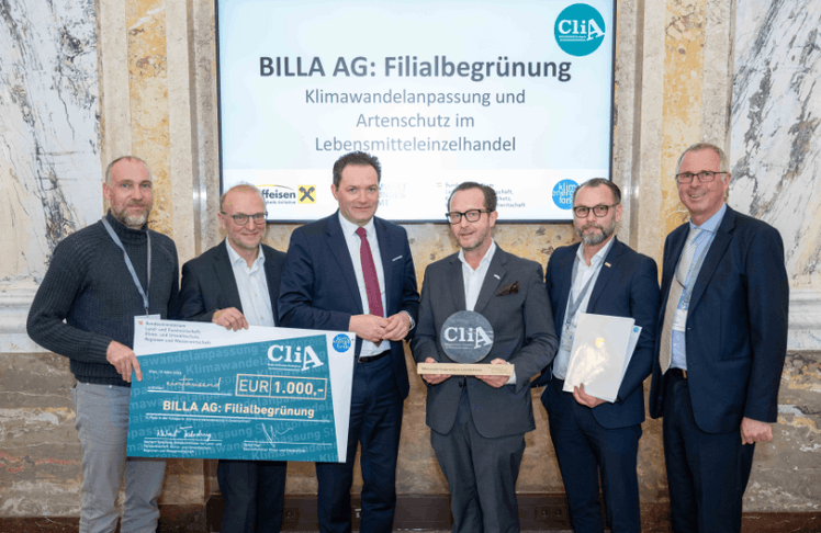 V.l.n.r.: Ronald Würflinger (Generalsekretär Blühendes Österreich), Bernd Vogl (Geschäftsführer des Klima- und Energiefonds), Norbert Totschnig (Landwirtschaftsminister), Robert Nagele (BILLA Vorstand und Vorstand Blühendes Österreich), Andreas Streit (Bereichsleitung Nachhaltigkeit ) und Peter Merhar (Senior Projektmanager Nachhaltigkeit) bei der Staatspreis-Verleihung