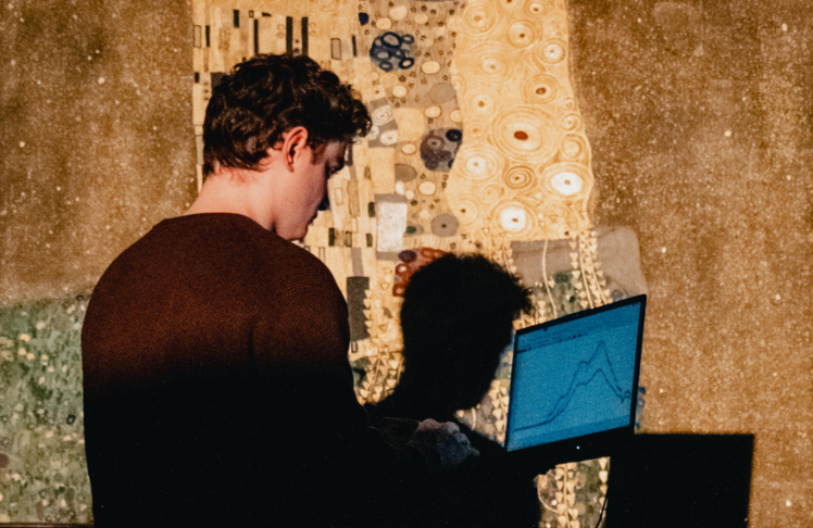 Ein Forschungsteam übersetzte die Goldreflexionen verschiedener Wahrzeichen in den hörbaren Frequenzbereich. © WienTourismus / Thomas Scharf