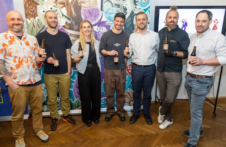V.l.n.r.: Braumeister Martin Simion, Brauer Jakob Wolf-Asmuss, Marlene Meis, Marketing Linzer Bier, Designer Jeremy Traun, Michael Pötscher, Managing Director Craftvoll GmbH, Markus "Mäxx" Lott Küchenchef Good Karma und Braumeister Markus Thaller