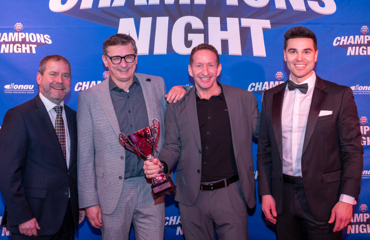 V.l.n.r.: Markus Rubak (Leitung Stammvertrieb), Norbert Zäsar (Landesdirektor Niederösterreich), Christoph Seibezeder (Gebietsverkaufsleiter Niederösterreich Süd) und Franz Josef Zeiler (Vorstandsmitglied).