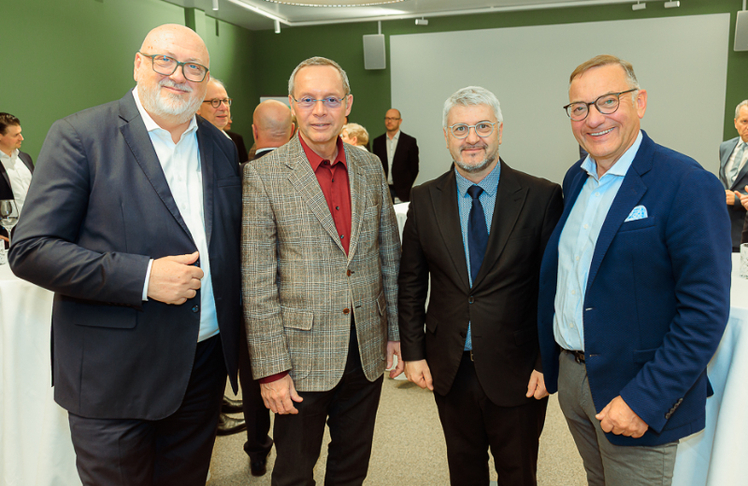 V.l.n.r.: Andreas Matthä (CEO der ÖBB-Holding AG), General Rudolf Striedinger (Generalstabschef, ÖBH/BMLV), Peter Vorhofer (gesamtstaatlicher Krisenkoordinator, BKA) und Initiator Heinz Stiastny (Public Business Manager bei Arrow).