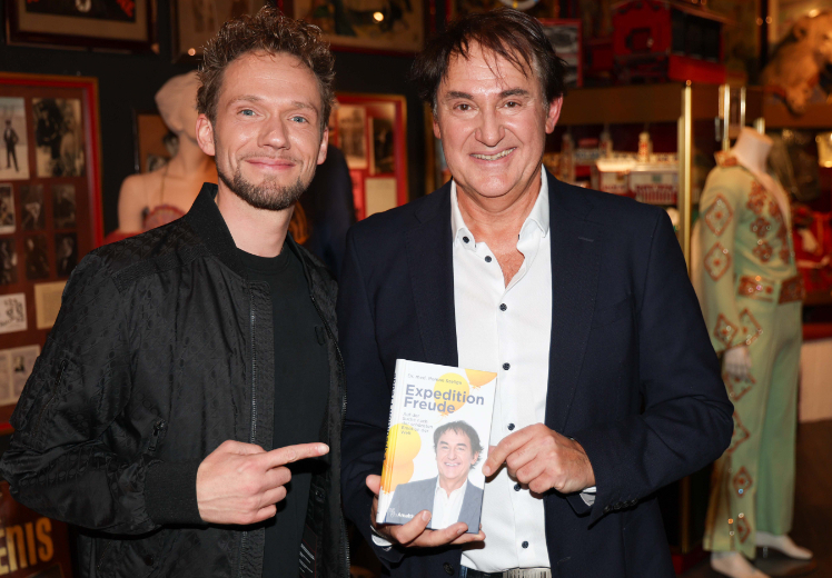 Roman Szeliga präsentierte sein Buch über die Bedeutung von Freude