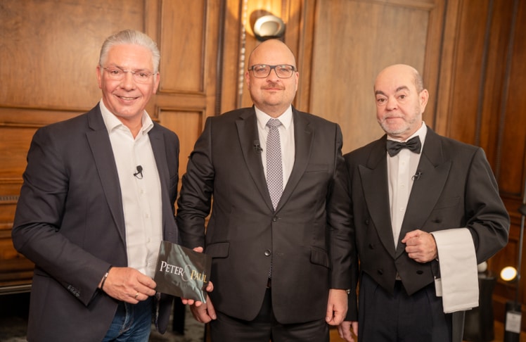 V.l.n.r.: Paul Leitenmüller (CEO Opinion Leaders Network), Harald Küchli (Rechtsanwalt und Partner bei Partner Rechtsanwälte) und Oberkellner Peter Müller.