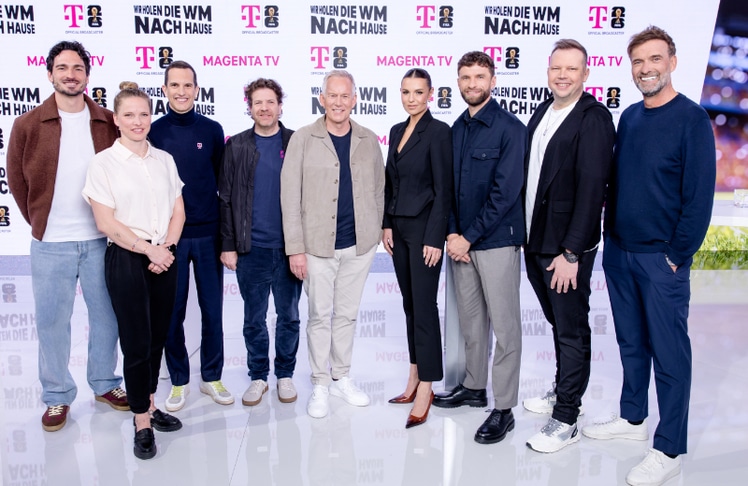 V.l.n.r.: Mats Hummels (MagentaTV-Experte), Tabea Kemme (MagentaTV-Expertin), Rodrigo Diehl (Deutschland-Chef Telekom), Armin Butzen (TV-Chef Telekom), Johannes B. Kerner (MagentaTV-Moderator), Laura Wontorra (MagentaTV-Moderatorin), Thomas Müller (MagentaTV-Experte), Wolff Fuss (MagentaTV-Kommentator) und Jürgen Klopp (MagentaTV-Experte) © Deutsche Telekom