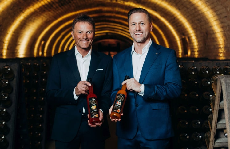 Treml-Gründer Peter Treml (links) mit Schlumberger-Geschäftsführer Florian Czink.