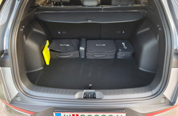 Wem der 490 Liter große Kofferraum (erweiterbar) nicht reicht...