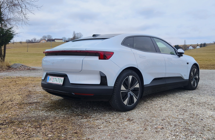 Kein Heckfenster: Der Polestar 4 setzt auf Kameratechnik statt Glas – gewöhnungsbedürftig, aber optisch durchaus ansehnlich.